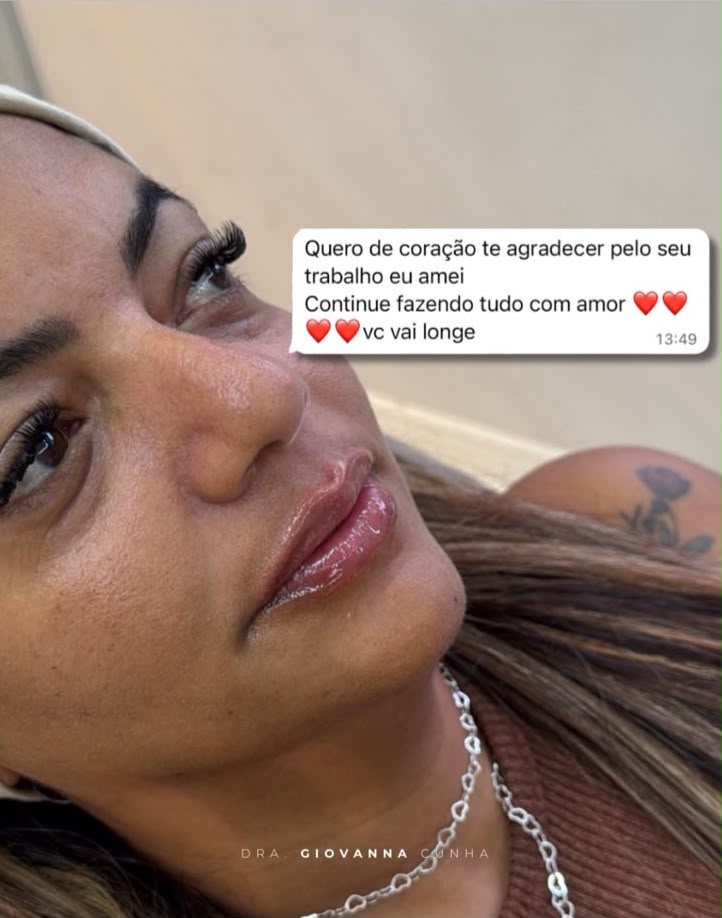 Foto de paciente acompanhada de mensagem de agradecimento pelo trabalho da Dra. Giovanna